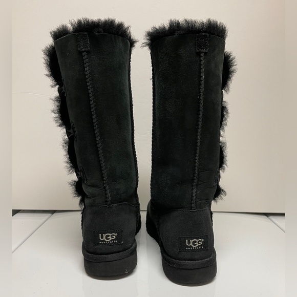 UGG Black Bailey Suede Button Triplet Boots - Size 6 - Picture 4 of 8